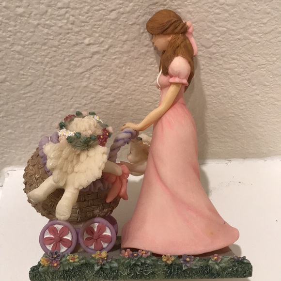 Vintage - A Stroll In The Park - Figurine - Kristin Hackett - Retired 1997 - $35 - Picture 10 of 15